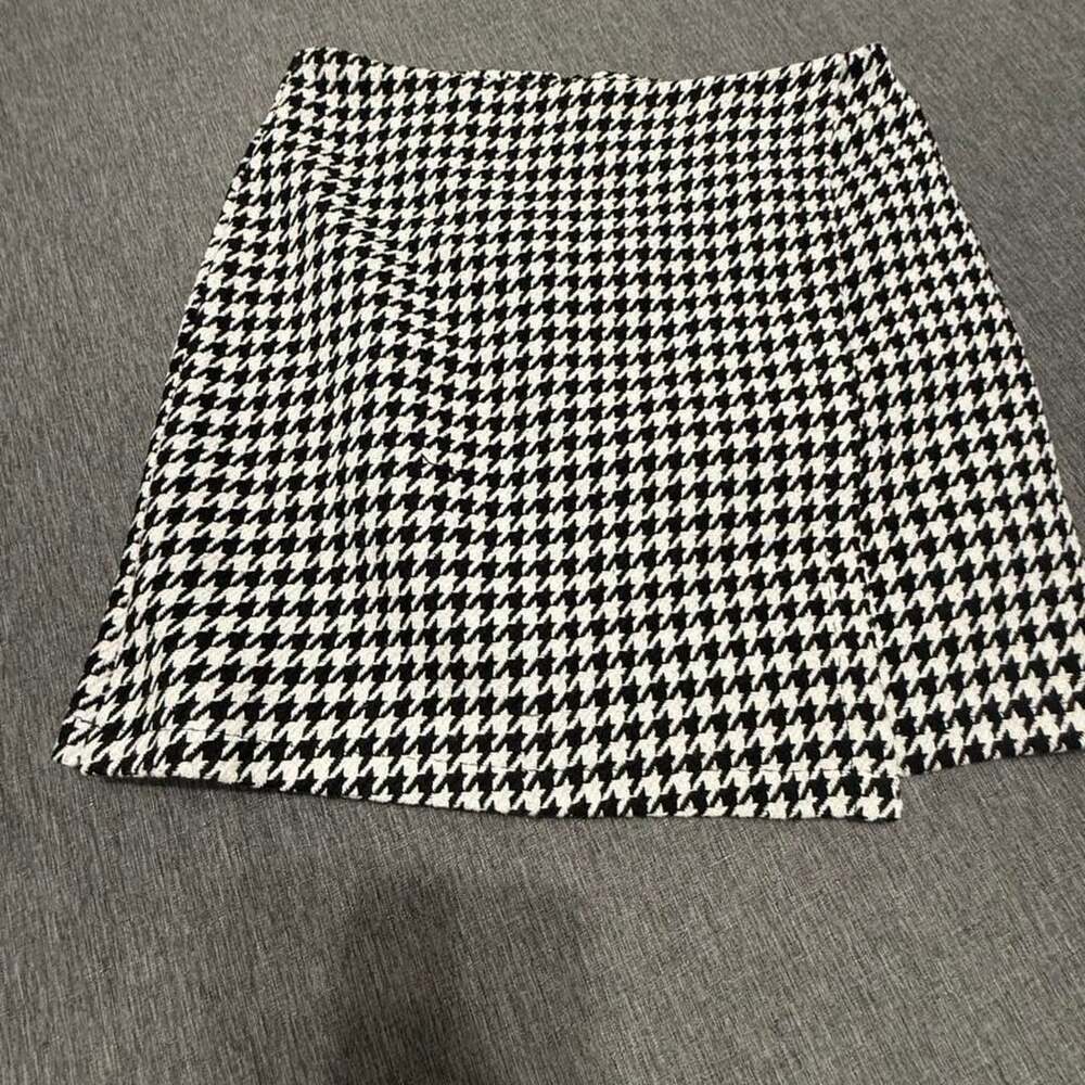 SHEIN Black and White Houndstooth Mini Skirt Size S